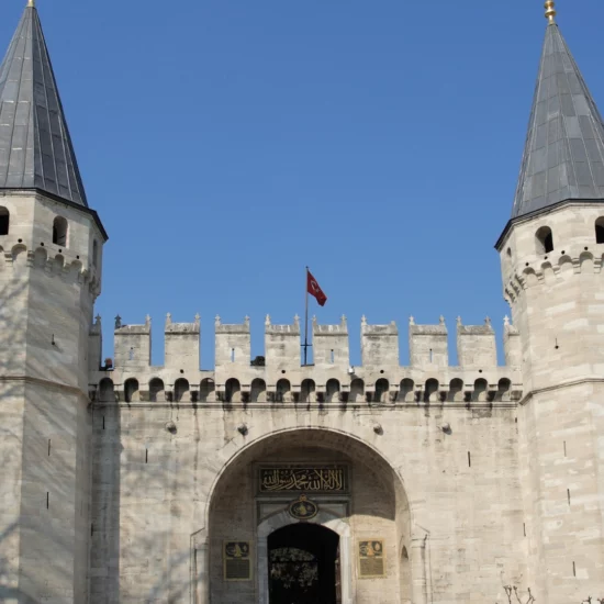 The grand exterior of Topkapı Palace, Istanbul’s historical landmark, showcasing Ottoman architecture.